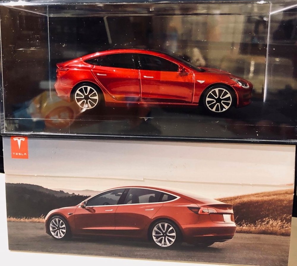 Kliknite na obrázok pre väčšiu verziu

Meno:	tesla-model-3-darcek-1024x920.jpg
Videní:	425
Veľkosť:369,4 KB
ID:	22254