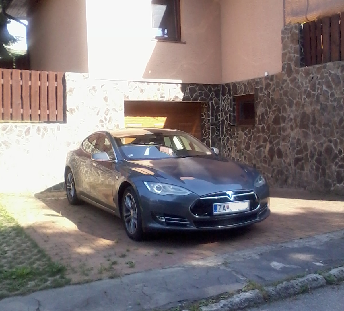 Kliknite na obrázok pre väčšiu verziu

Meno:	teslaza1.jpg
Videní:	191
Veľkosť:316,0 KB
ID:	5084