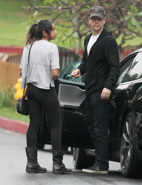Kliknite na obrázok pre väčšiu verziu

Meno:	Matt+Damon+Lets+Step+Daughter+Alexia+Drive+pE_huhbNwgfl.jpg
Videní:	390
Veľkosť:67,3 KB
ID:	4130
