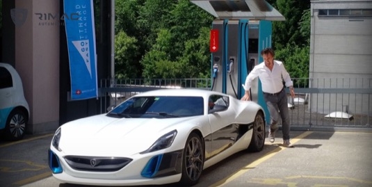 Kliknite na obrázok pre väčšiu verziu  Meno:	richard-hammond-rimac-concept-one-elektromobil-supersport-nehoda.jpg Videní:	1 Veľkosť:94,2 KB ID:	15945