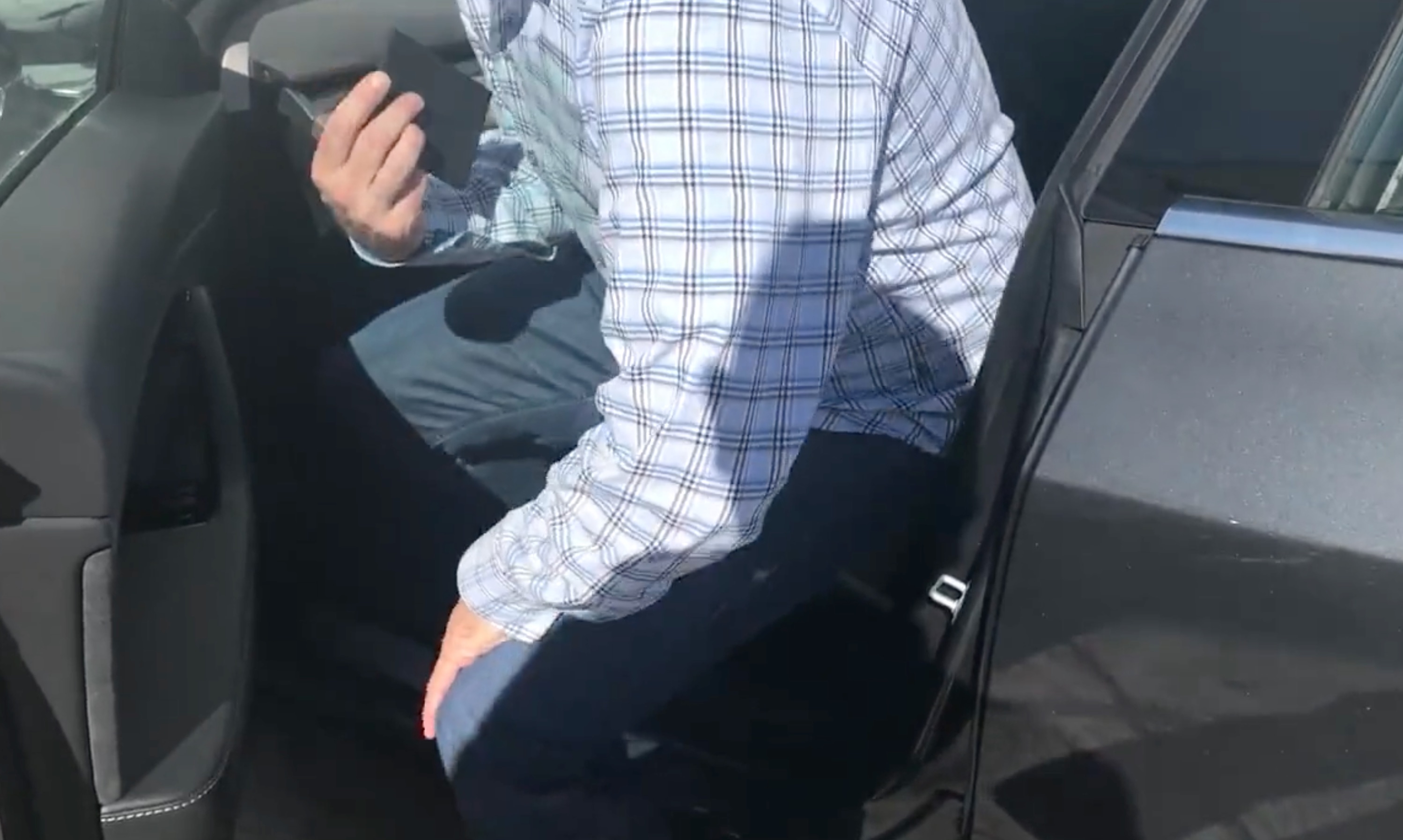 Kliknite na obrázok pre väčšiu verziu  Meno:	tesla-model-3-keycard-packet.jpg Videní:	1 Veľkosť:1,15 MB ID:	16834