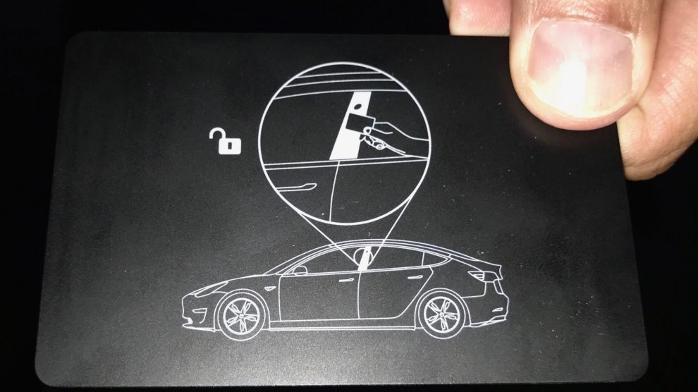 Kliknite na obrázok pre väčšiu verziu  Meno:	tesla-model-3-nfc-karta-990x556.jpg Videní:	1 Veľkosť:190,3 KB ID:	17241
