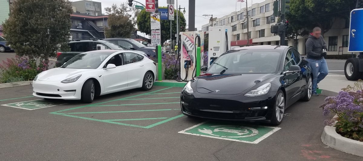 Kliknite na obrázok pre väčšiu verziu

Meno:	tesla-model-3-black-white-1.jpg
Videní:	167
Veľkosť:364,5 KB
ID:	15614