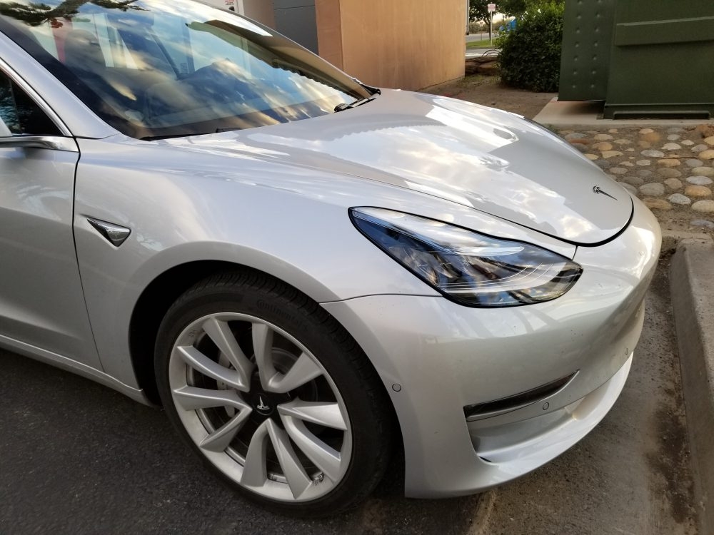 Kliknite na obrázok pre väčšiu verziu

Meno:	12-niuitj0tesla-model-3-silver.jpg
Videní:	316
Veľkosť:309,5 KB
ID:	15921