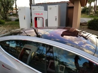 Kliknite na obrázok pre väčšiu verziu

Meno:	13-osolgkntesla-model-3-silver.jpg
Videní:	414
Veľkosť:57,9 KB
ID:	15927