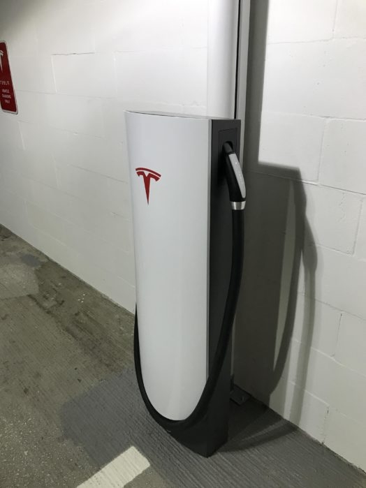 Kliknite na obrázok pre väčšiu verziu

Meno:	tesla-urban-supercharger-1-524x699.jpg
Videní:	670
Veľkosť:95,1 KB
ID:	18053