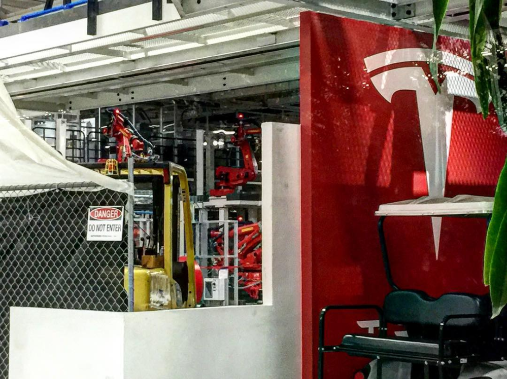 Kliknite na obrázok pre väčšiu verziu

Meno:	tesla-model-3-production-line.png
Videní:	352
Veľkosť:1,02 MB
ID:	16439