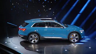 Kliknite na obrázok pre väčšiu verziu  Meno:	Audi-E-tron1.jpg Videní:	1 Veľkosť:270,3 KB ID:	28233