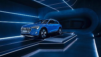 Kliknite na obrázok pre väčšiu verziu  Meno:	1920x1080_MO_04_Audi_e-tron_Reveal_RGB.jpg Videní:	1 Veľkosť:155,8 KB ID:	28235
