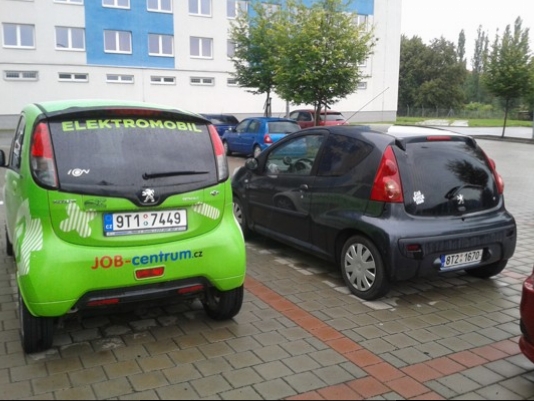 Kliknite na obrázok pre väčšiu verziu

Meno:	Foto_11_srovnani_peugeot_ion_a_106.jpg
Videní:	237
Veľkosť:162,9 KB
ID:	14061