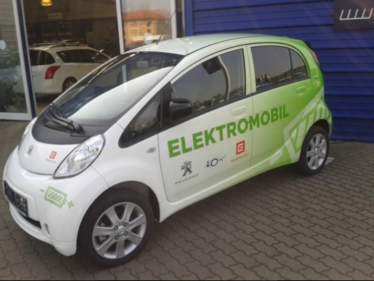 Kliknite na obrázok pre väčšiu verziu

Meno:	Foto_03_Peugeot_v_barvach_CEZ.jpg
Videní:	241
Veľkosť:142,3 KB
ID:	14053