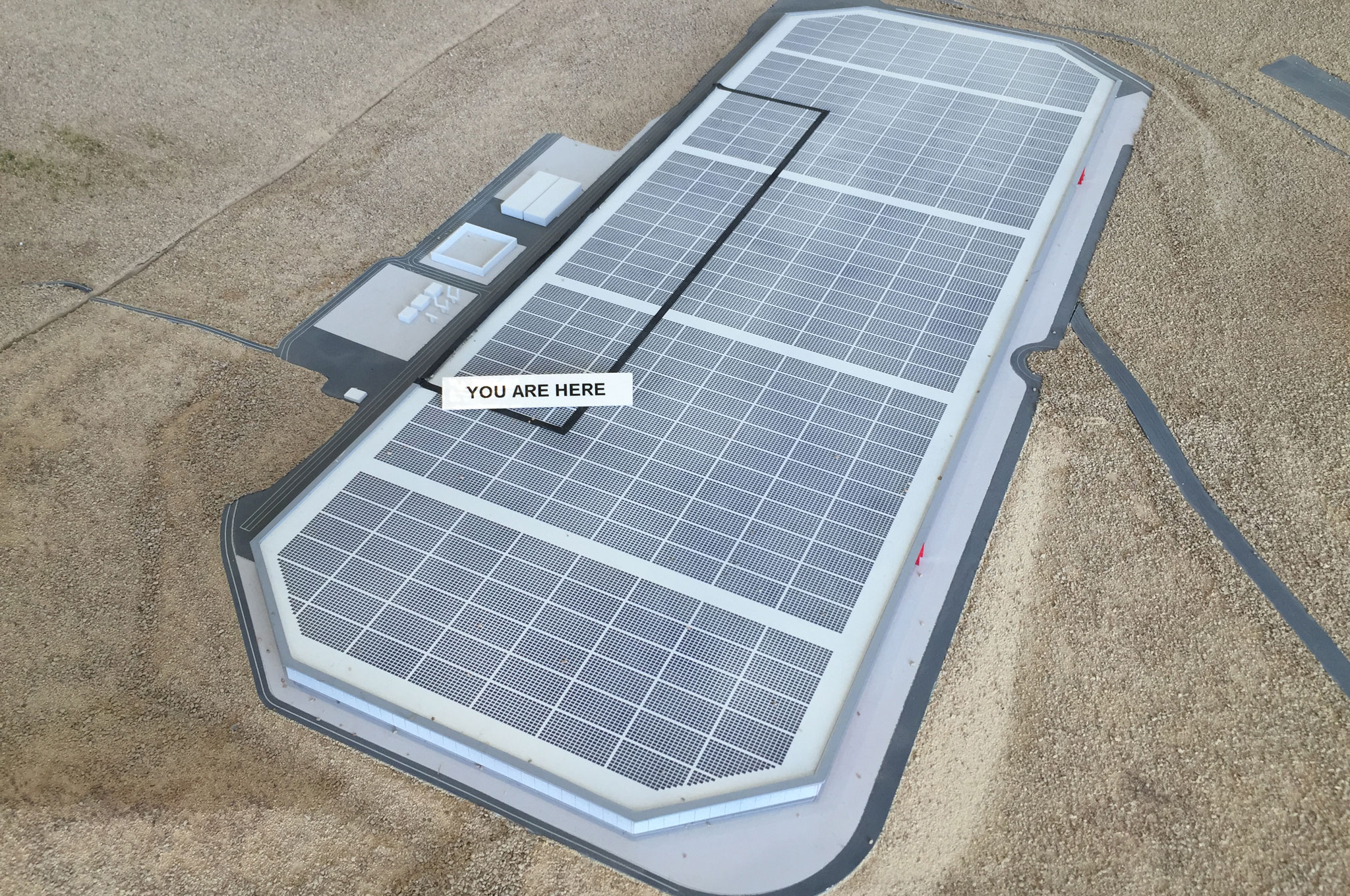 Kliknite na obrázok pre väčšiu verziu

Meno:	Tesla-Gigafactory-You-Are-Here-construction-display.jpg
Videní:	141
Veľkosť:948,8 KB
ID:	8923
