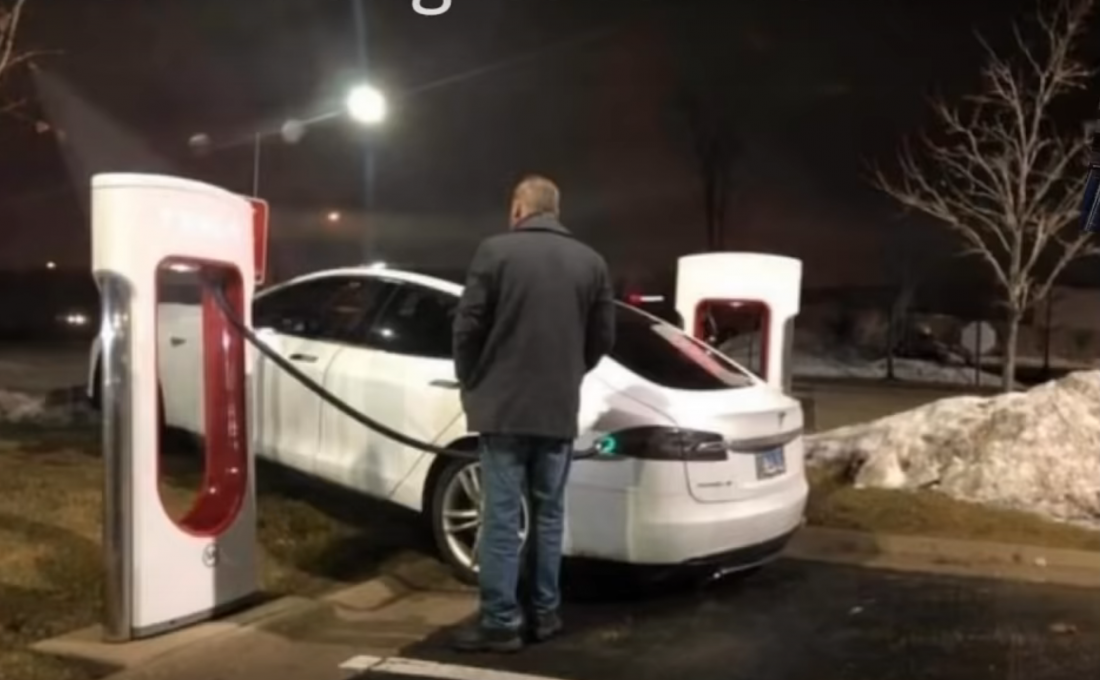 Kliknite na obrázok pre väčšiu verziu

Meno:	Tesla_beginner_charging.png
Videní:	653
Veľkosť:723,3 KB
ID:	33515