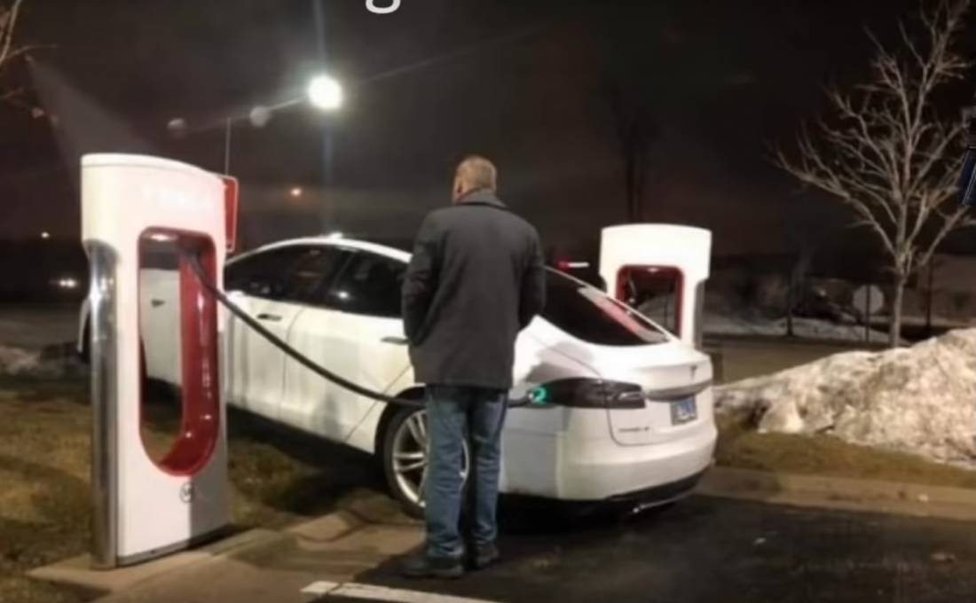 Kliknite na obrázok pre väčšiu verziu

Meno:	Tesla_beginner_charging.png
Videní:	572
Veľkosť:723,3 KB
ID:	33515