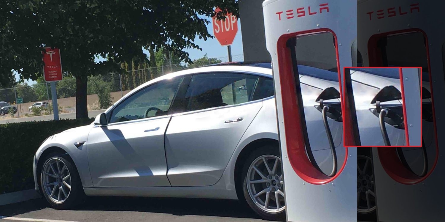 Kliknite na obrázok pre väčšiu verziu  Meno:	tesla-model-3-charge-port-2.jpg Videní:	1 Veľkosť:414,2 KB ID:	15419