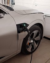 Click image for larger version  Name:	E-TRON_garaz.jpg Views:	0 Size:	94.8 KB ID:	37730