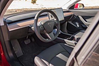 Kliknite na obrázok pre väčšiu verziu  Meno:	Tesla-Model-3-interior.jpg Videní:	2 Veľkosť:468,1 KB ID:	17070