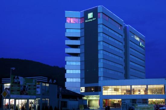 Click image for larger version  Name:	hotel-exterior.jpg Views:	65 Size:	25.1 KB ID:	1700