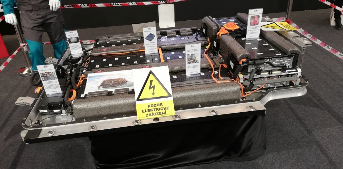 Kliknite na obrázok pre väčšiu verziu

Meno:	Hyundai_Kia_Battery 1.jpg
Videní:	338
Veľkosť:127,8 KB
ID:	52978