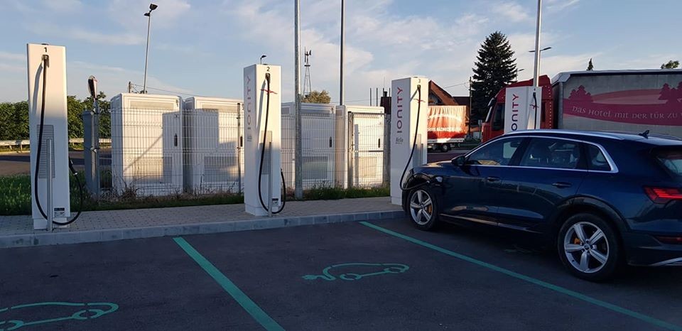 Kliknite na obrázok pre väčšiu verziu  Meno:	1_IONITY_KAJASZO.jpg Videní:	0 Veľkosť:94,1 KB ID:	57346