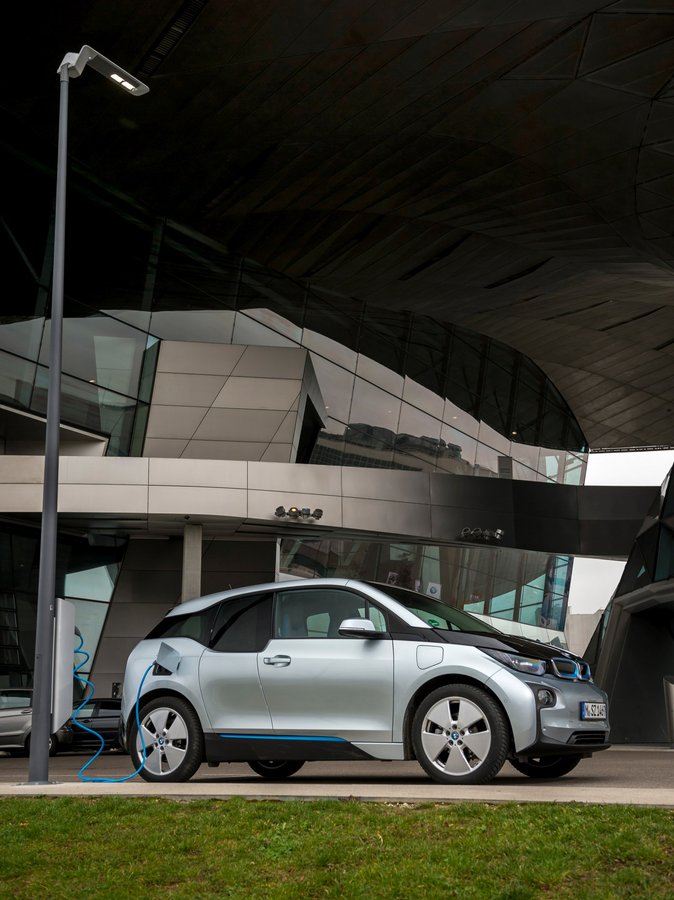 Kliknite na obrázok pre väčšiu verziu

Meno:	bmw_04_r8729-r446-st.ir2-_s900.jpg
Videní:	94
Veľkosť:104,1 KB
ID:	2377